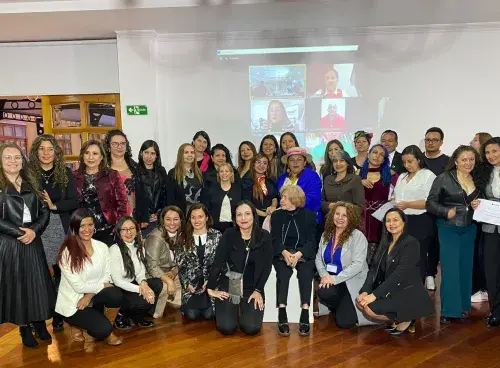 03 EGRESADOS FUNDADORA